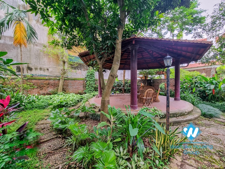 Large garden villa for rent in Ngoc Thuy near French international school.